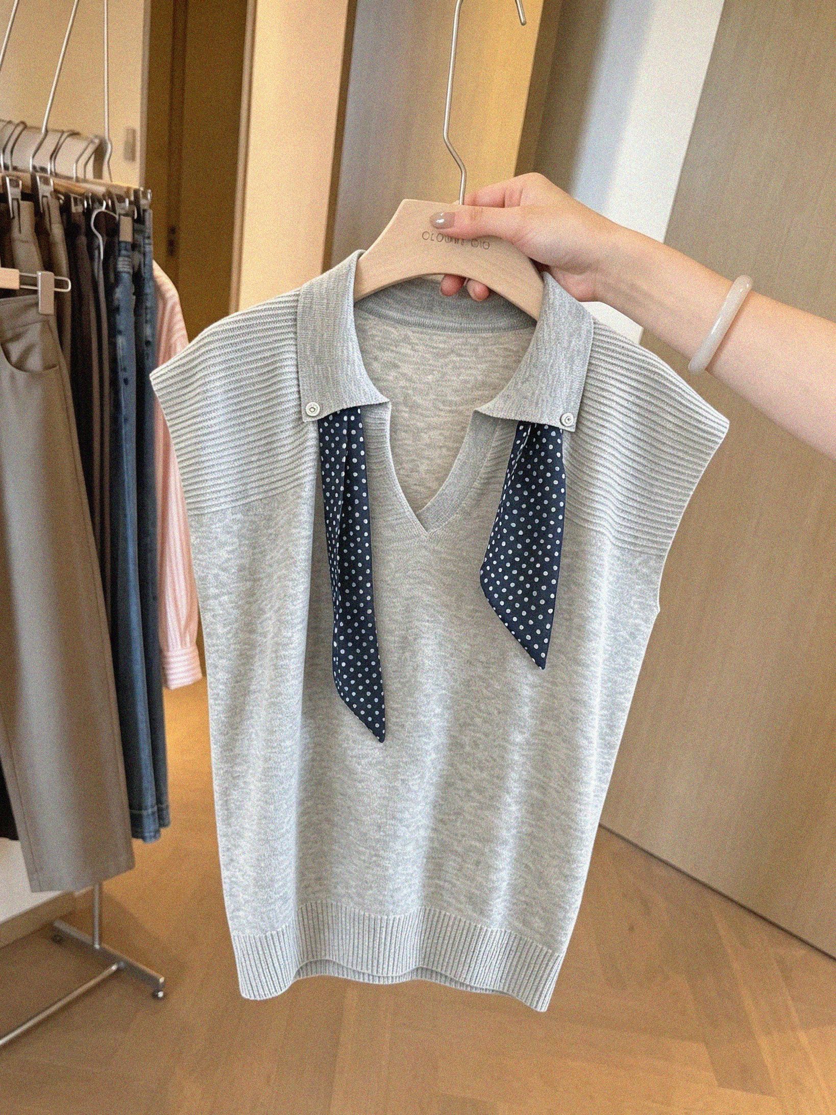 Women's 2026 Summer Knit Polo T-Shirt with Small Flutter Sleeves Slimming High-End European Style Top - Image 4
