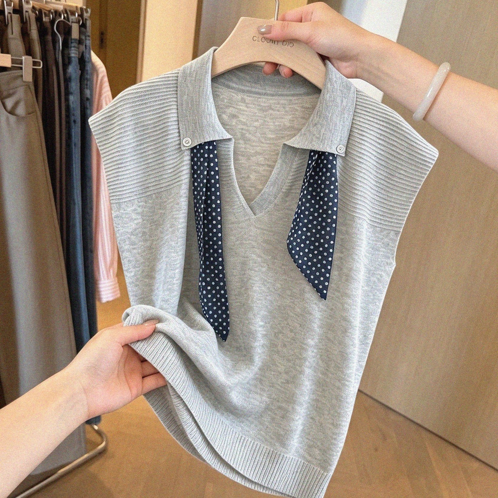 Women's 2026 Summer Knit Polo T-Shirt with Small Flutter Sleeves Slimming High-End European Style Top - Image 5